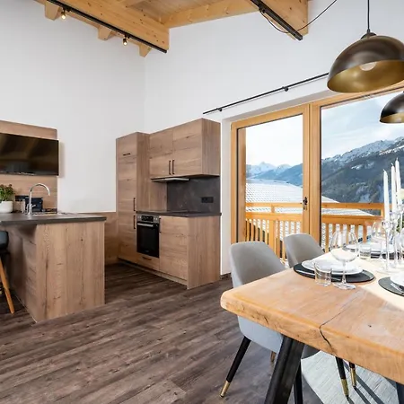 Bergappartements Proell 公寓式酒店 4*